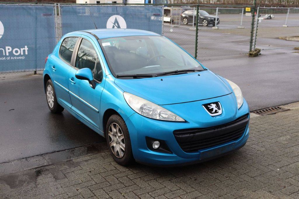 Pkw Peugeot 207 Benzin 73 PS 2013 (Marge)