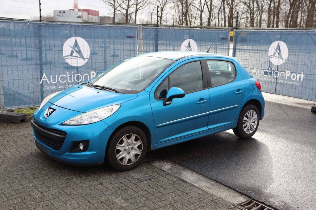 Pkw Peugeot 207 Benzin 73 PS 2013 (Marge)