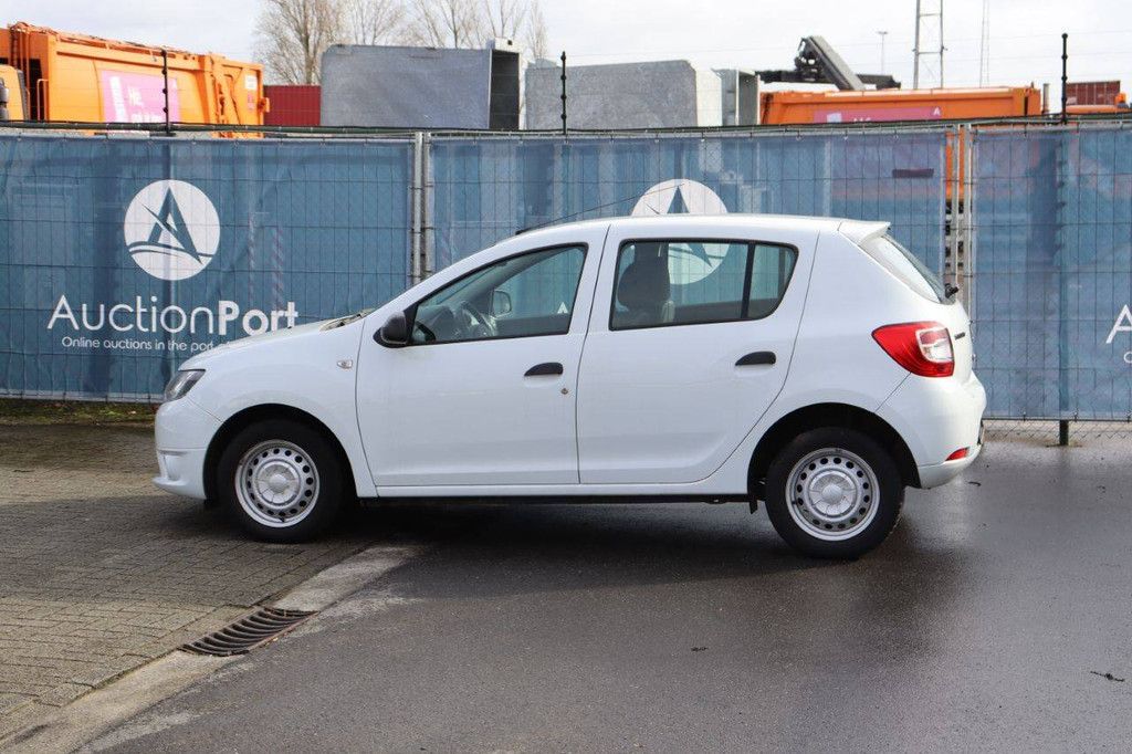 Pkw Dacia Sandero Benzin 75 PS 2014