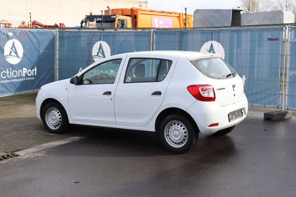 Pkw Dacia Sandero Benzin 75 PS 2014