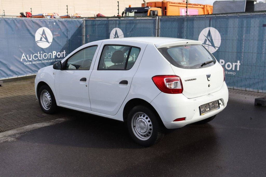Pkw Dacia Sandero Benzin 75 PS 2014