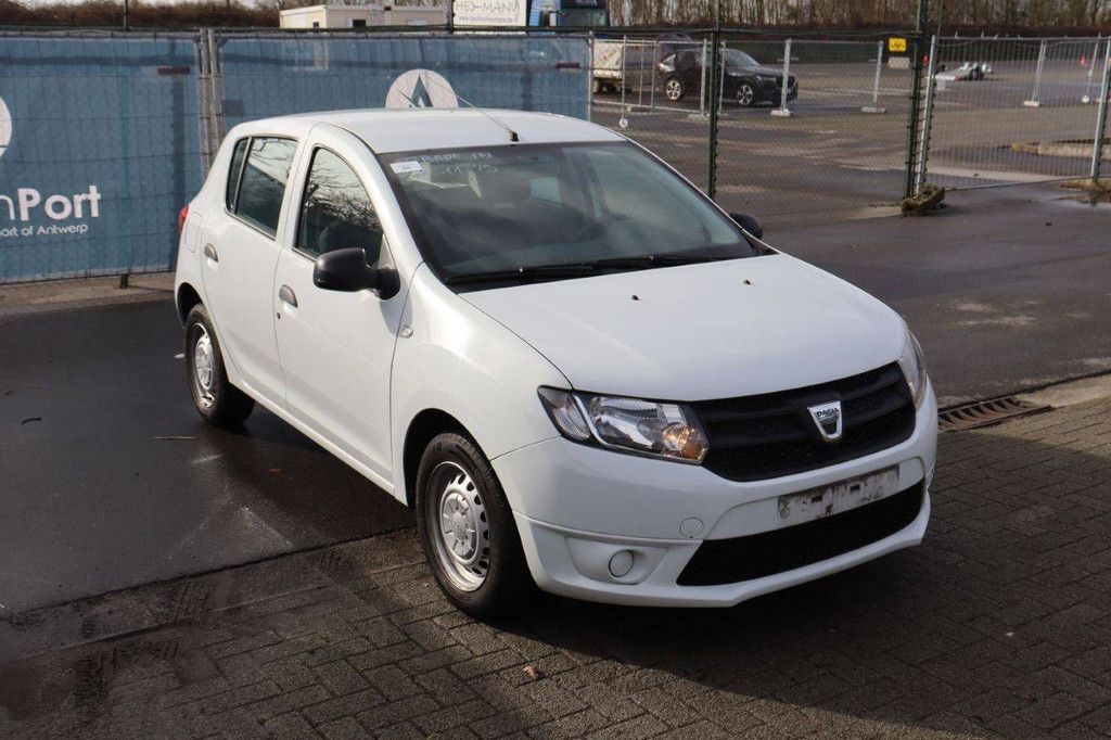 Pkw Dacia Sandero Benzin 75 PS 2014