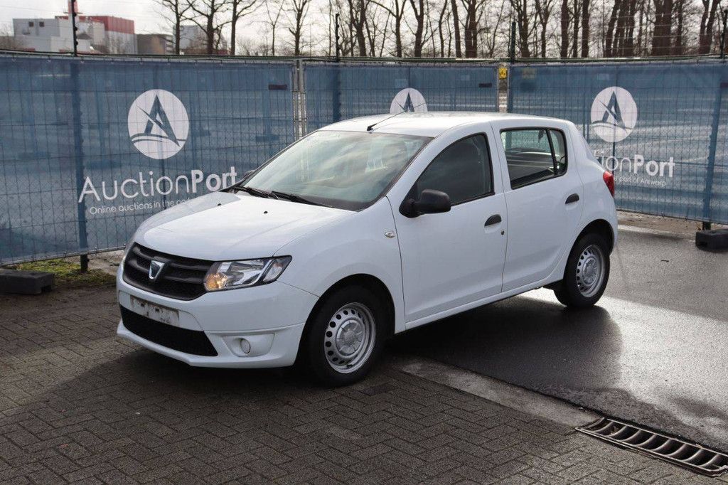 Pkw Dacia Sandero Benzin 75 PS 2014