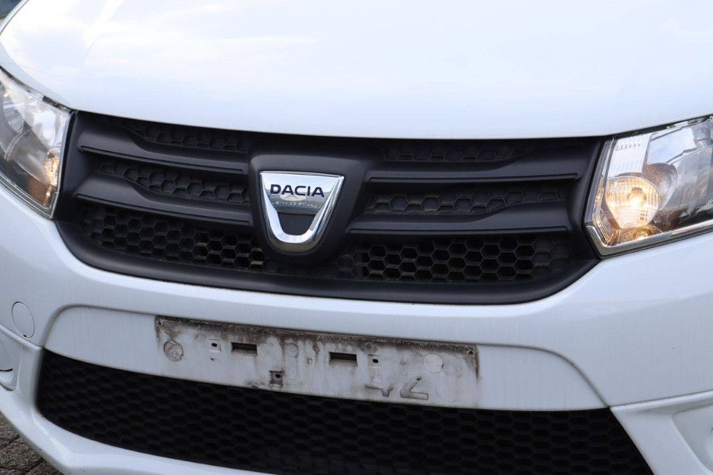 Pkw Dacia Sandero Benzin 75 PS 2014