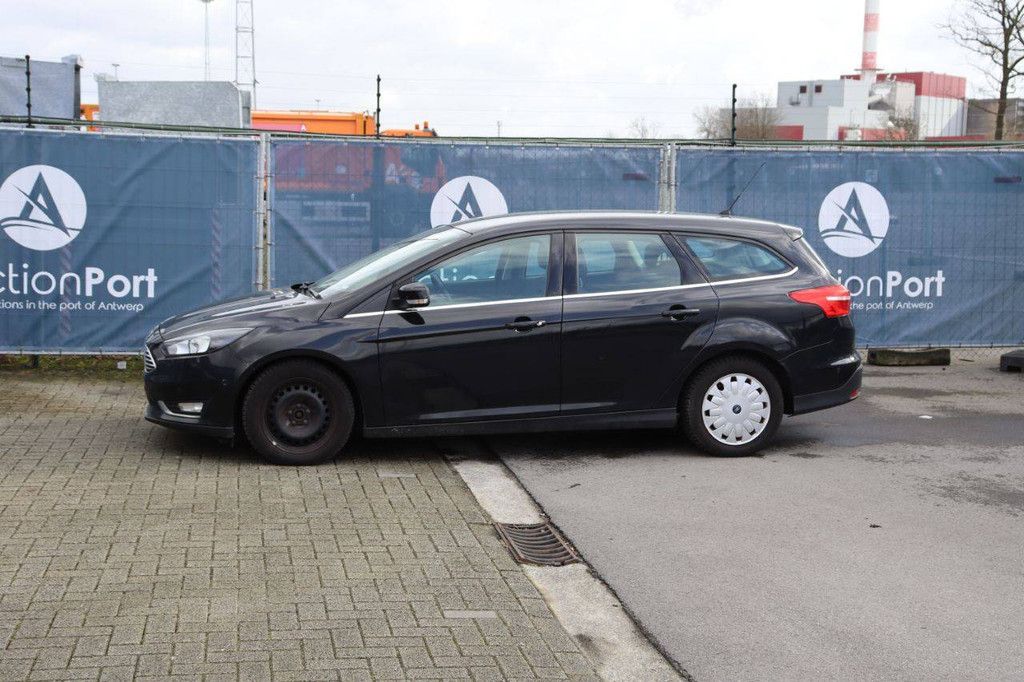 Passenger car Ford Focus Diesel 105 hp 2015 (Margin)