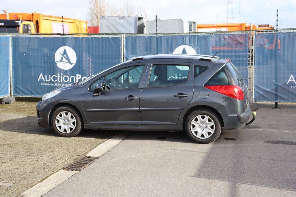 Passenger car Peugeot 207 Diesel 92 hp 2013 (Margin)