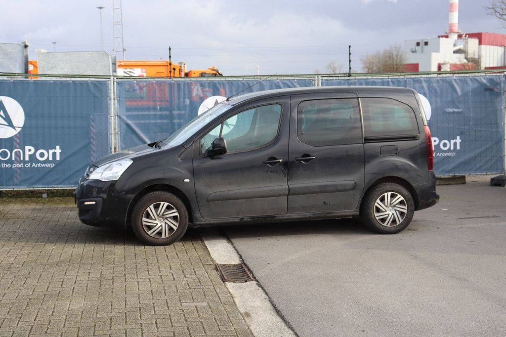 Passenger car Citroën Berlingo Petrol 110 hp 2017 (Margin)