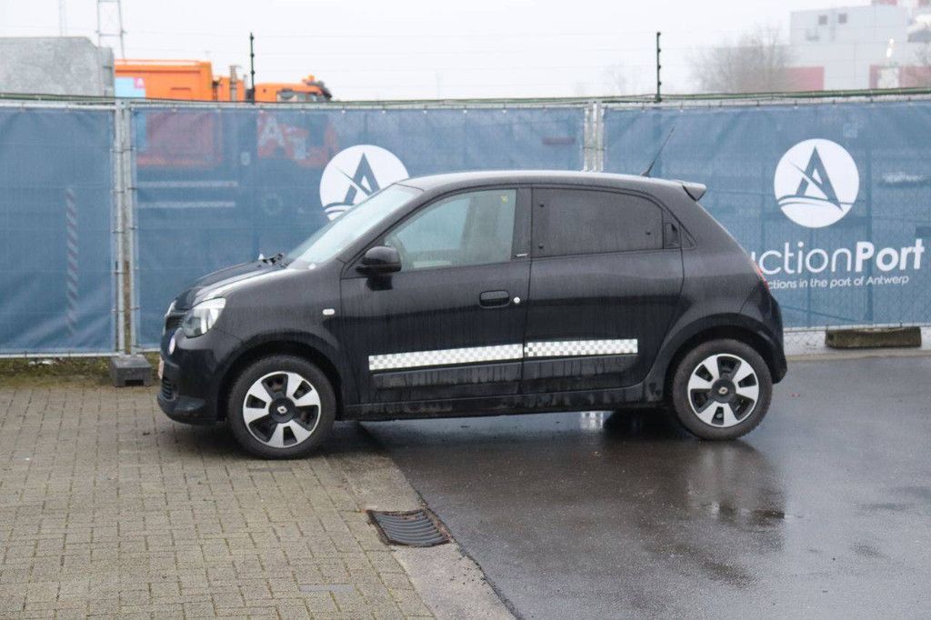 Passenger car Renault Twingo Petrol 71 hp 2017 (Margin)