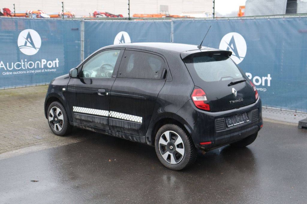Passenger car Renault Twingo Petrol 71 hp 2017 (Margin)