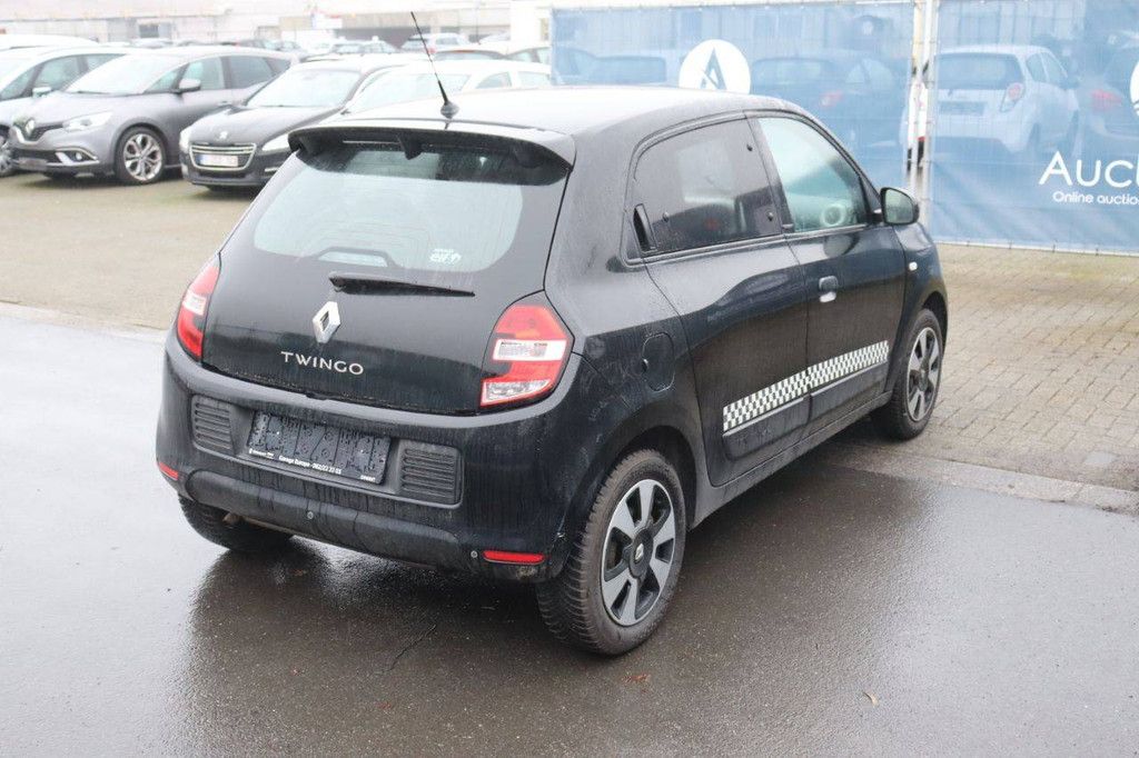 Passenger car Renault Twingo Petrol 71 hp 2017 (Margin)