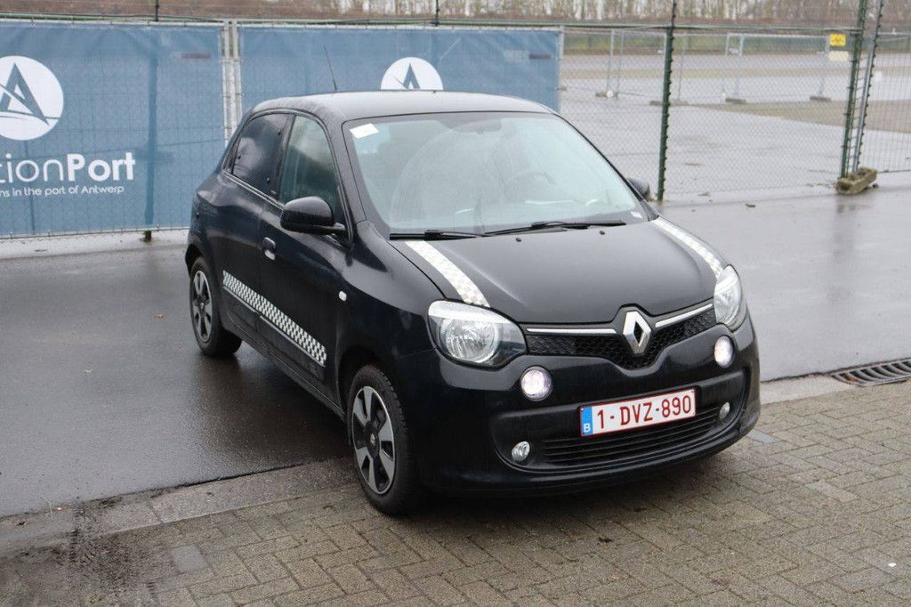 Passenger car Renault Twingo Petrol 71 hp 2017 (Margin)