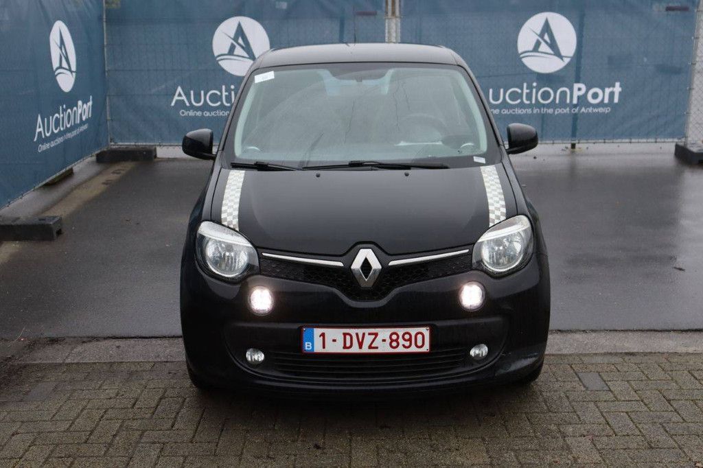 Passenger car Renault Twingo Petrol 71 hp 2017 (Margin)