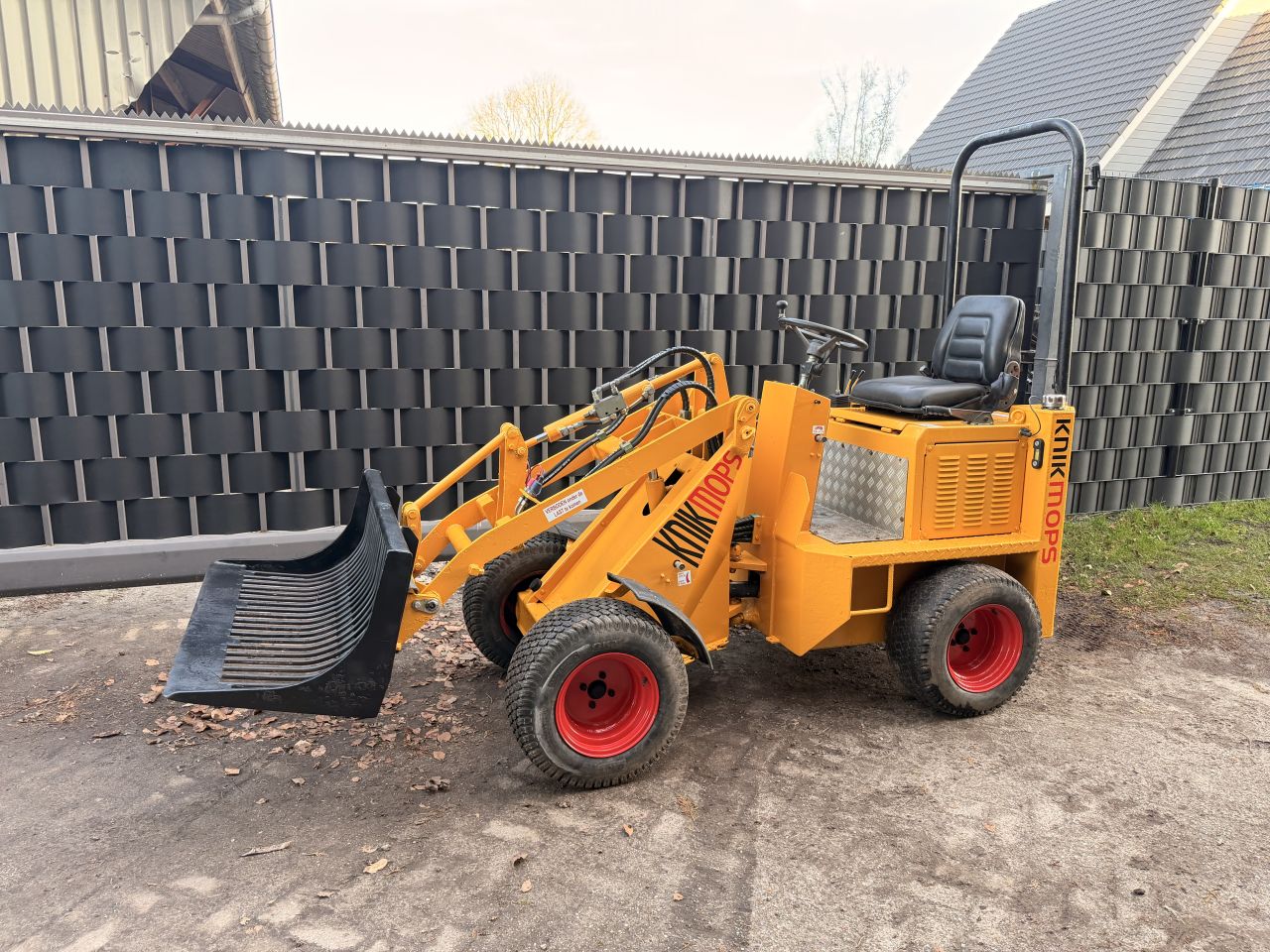 Knikmops 90 sherpa avant giant relly weidemann schaffer