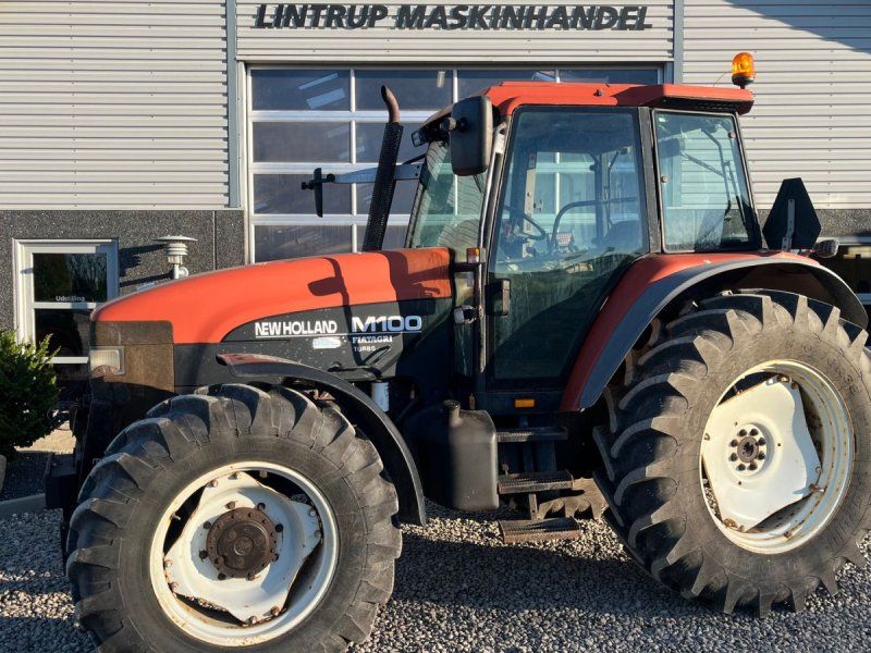 New Holland M100 Med frontlift og turbo
