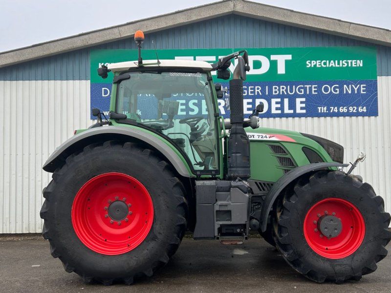 Fendt 724 Vario S4 Profi Plus