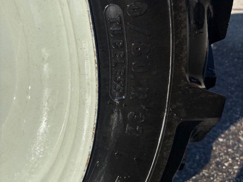 BKT 270/95R46 u. 270/80R32