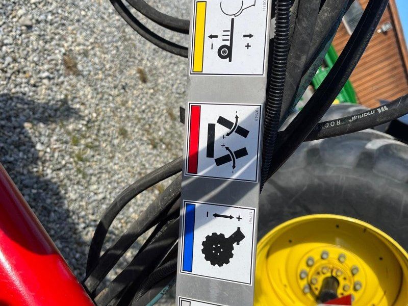 Väderstad CarrierCRXT 425 gezogen