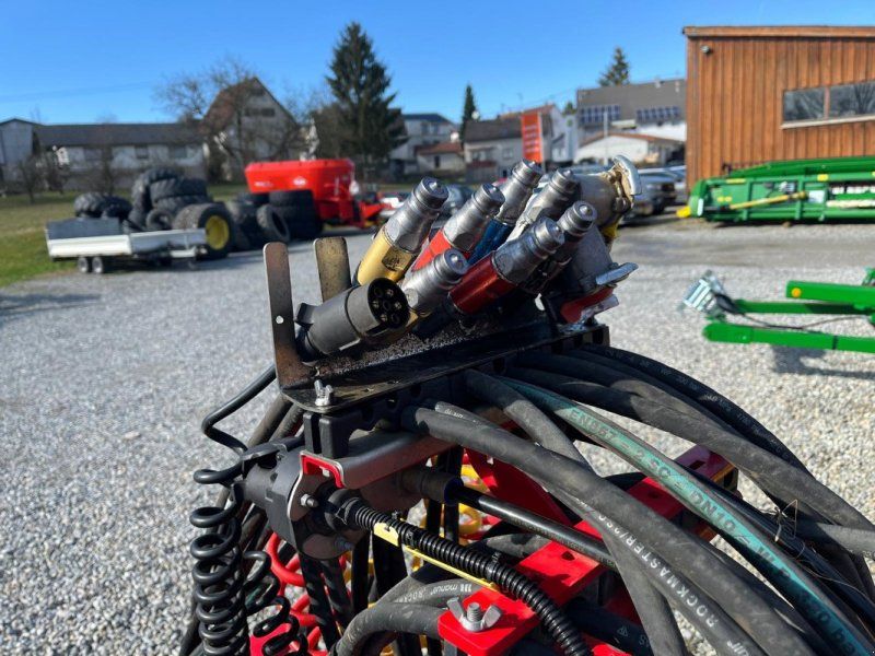 Väderstad CarrierCRXT 425 gezogen