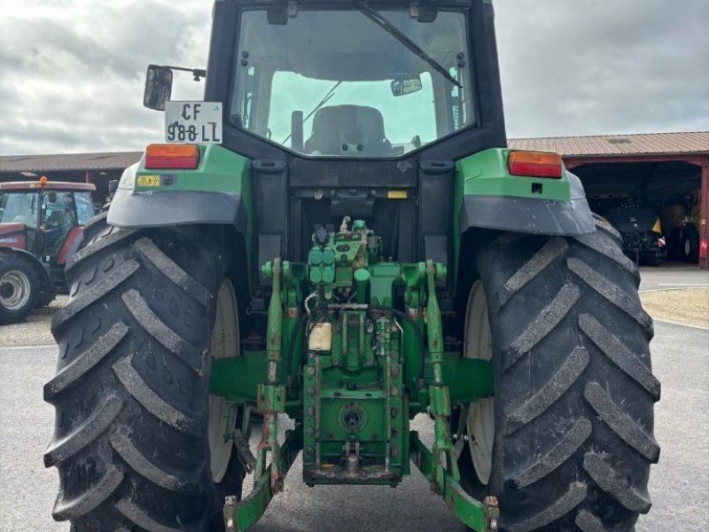 John Deere 6810