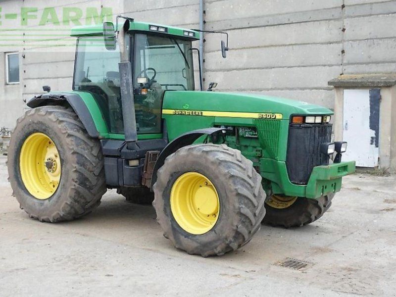 John Deere 8400