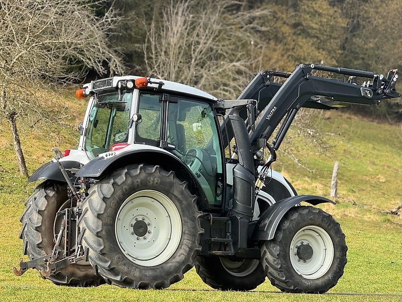 Valtra N104 H Hitech