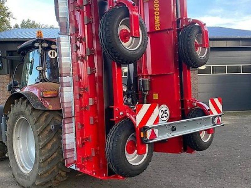 Omarv Schlegelmlcher   Flächen Mäher