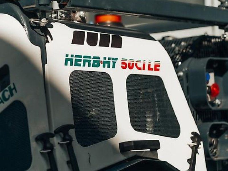 Hymach 50C ILE Funkraupe Mulchraupe Geräteträger Mähraupe Raupe