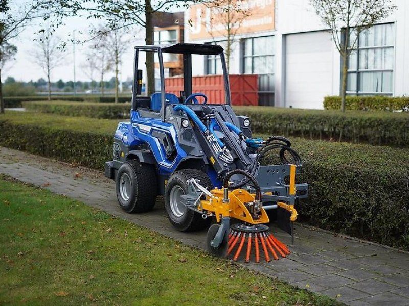 Unkrautbürste hydraulisch Fugenbürste Wildkrautbürste Besen