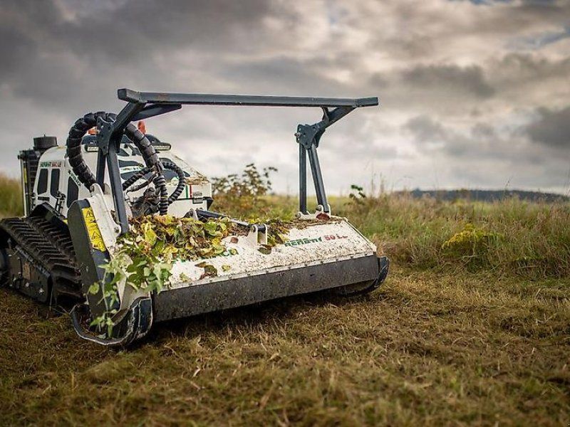 Hymach Funkraupe Geräteträger Mähraupe Mulchraupe Forstraupe