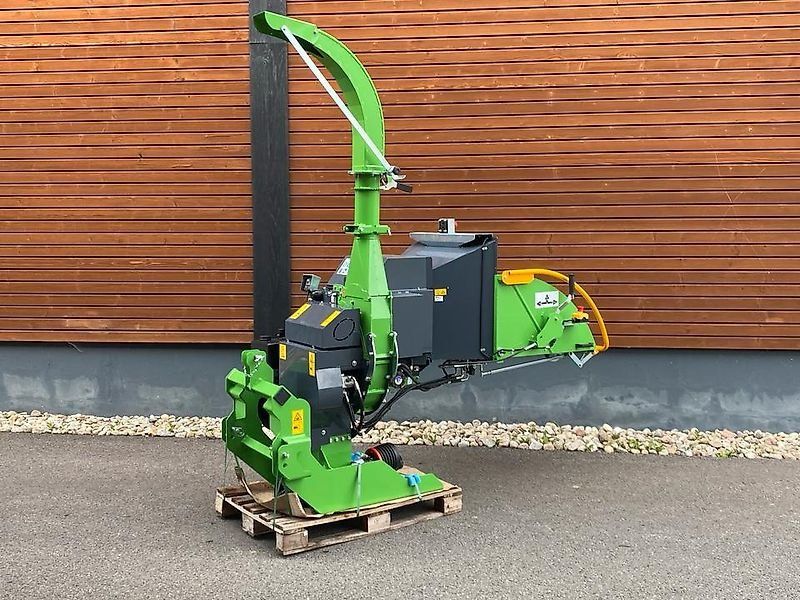 Holzhäcksler Holzhacker Holzschredder Buschholzhäcksler