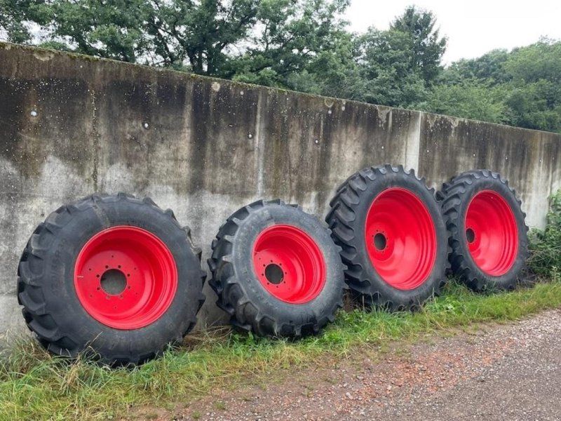 Fendt Pflegebereifung 8 Loch 716 512 516