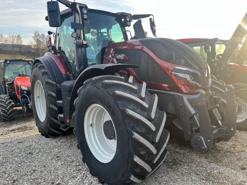 Valtra Q265