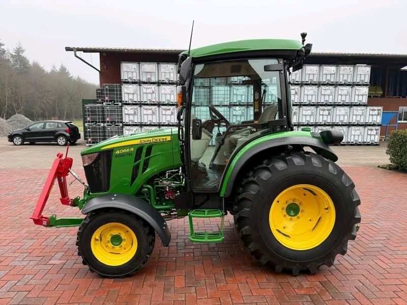 John Deere 4066R