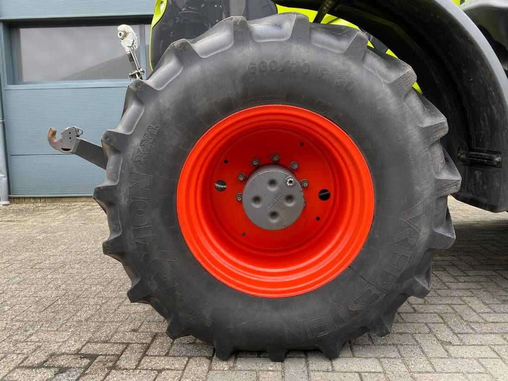 CLAAS Axion 830 Cmatic