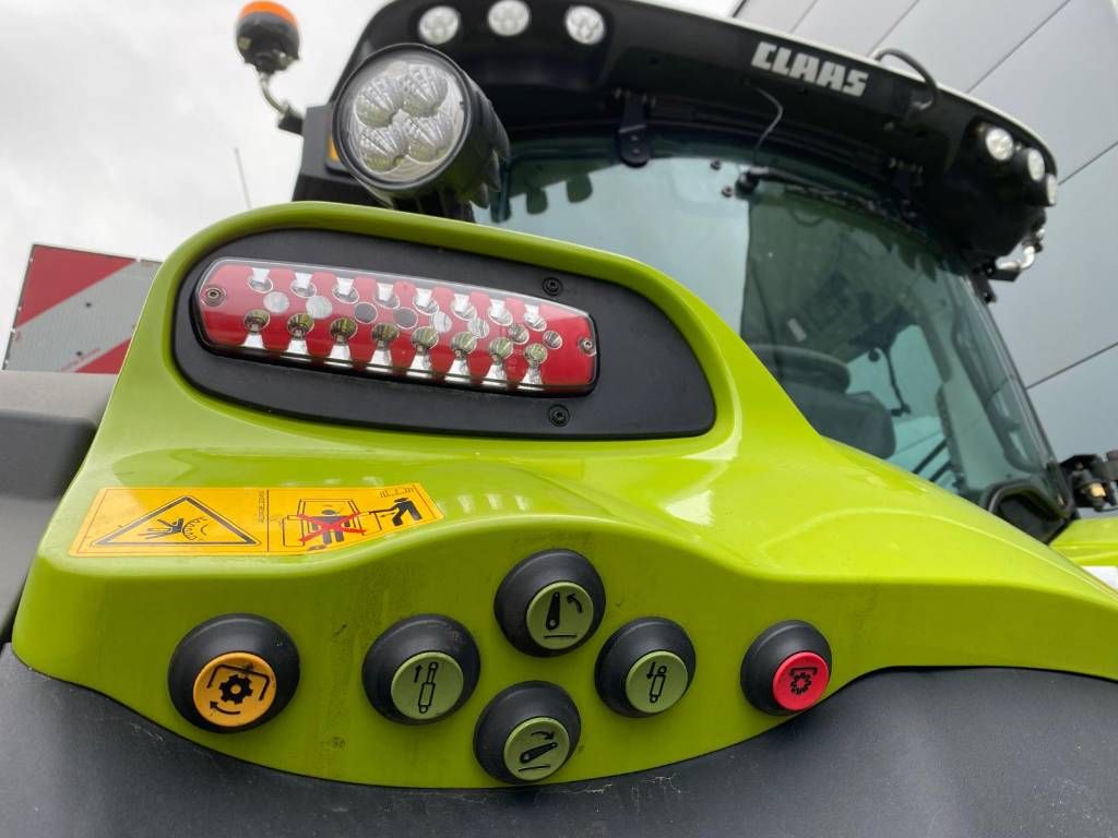 CLAAS Axion 830 Cmatic