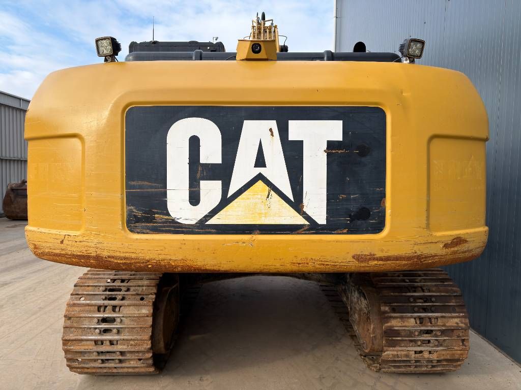 CAT 323D L