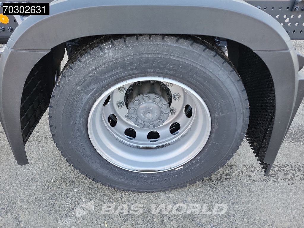 Mercedes Actros 1827 4X2 NEW! 18tonner 7550mm Koffer 2000kg Ladebordwand automatic Euro 6