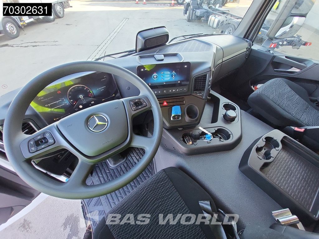 Mercedes Actros 1827 4X2 NEW! 18tonner 7550mm Koffer 2000kg Ladebordwand automatic Euro 6