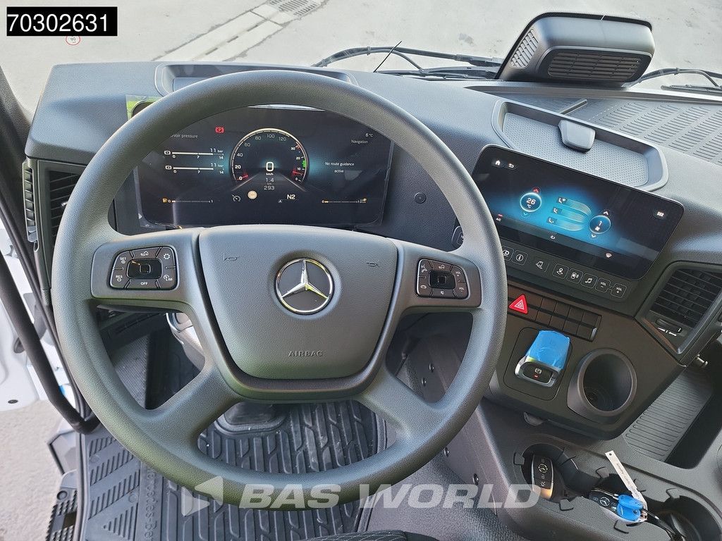 Mercedes Actros 1827 4X2 NEW! 18tonner 7550mm Koffer 2000kg Ladebordwand automatic Euro 6