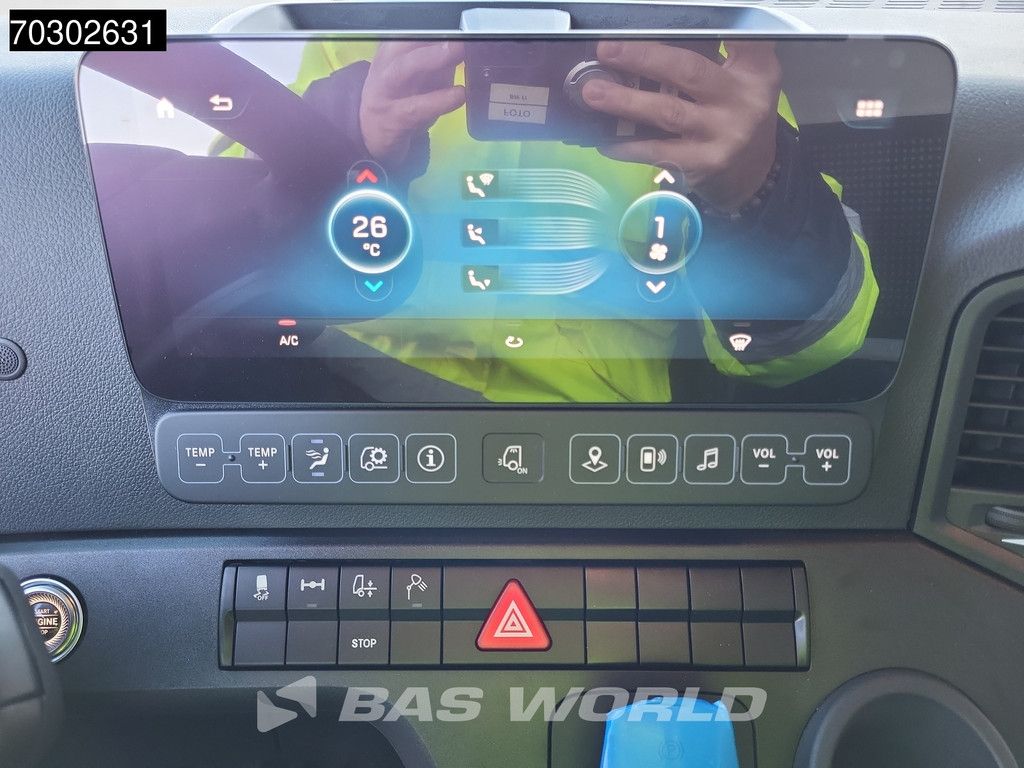 Mercedes Actros 1827 4X2 NEW! 18tonner 7550mm Koffer 2000kg Ladebordwand automatic Euro 6