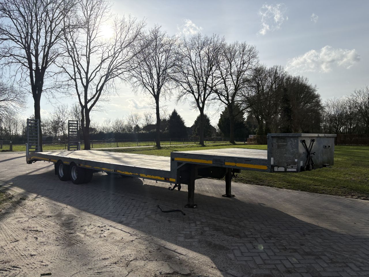 CE oplegger 17 TON semi dieplader veldhuizen