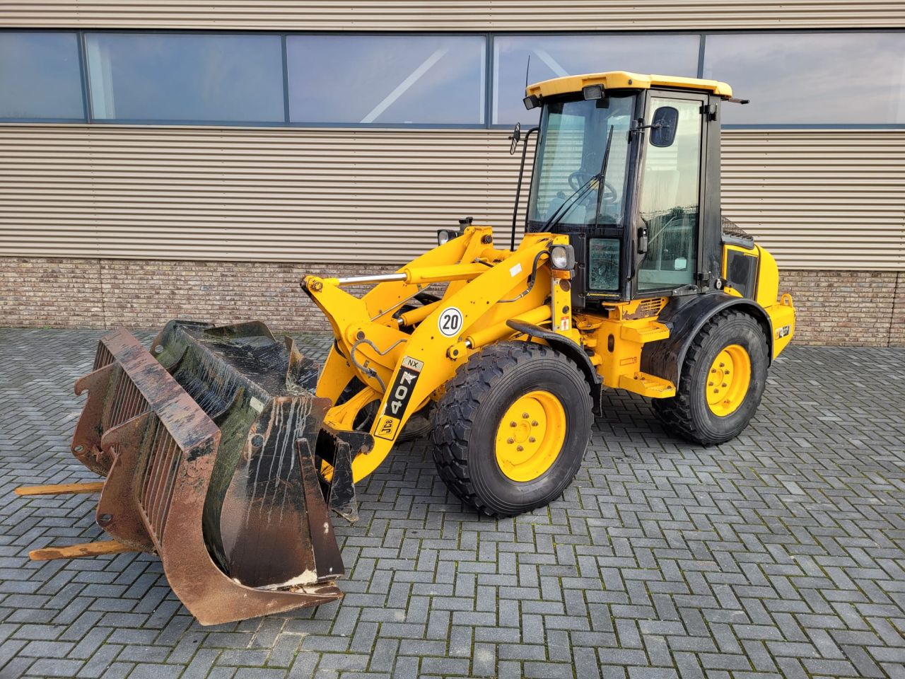 JCB 407