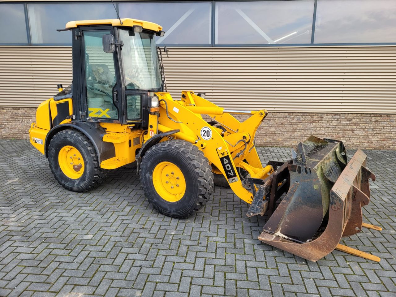 JCB 407