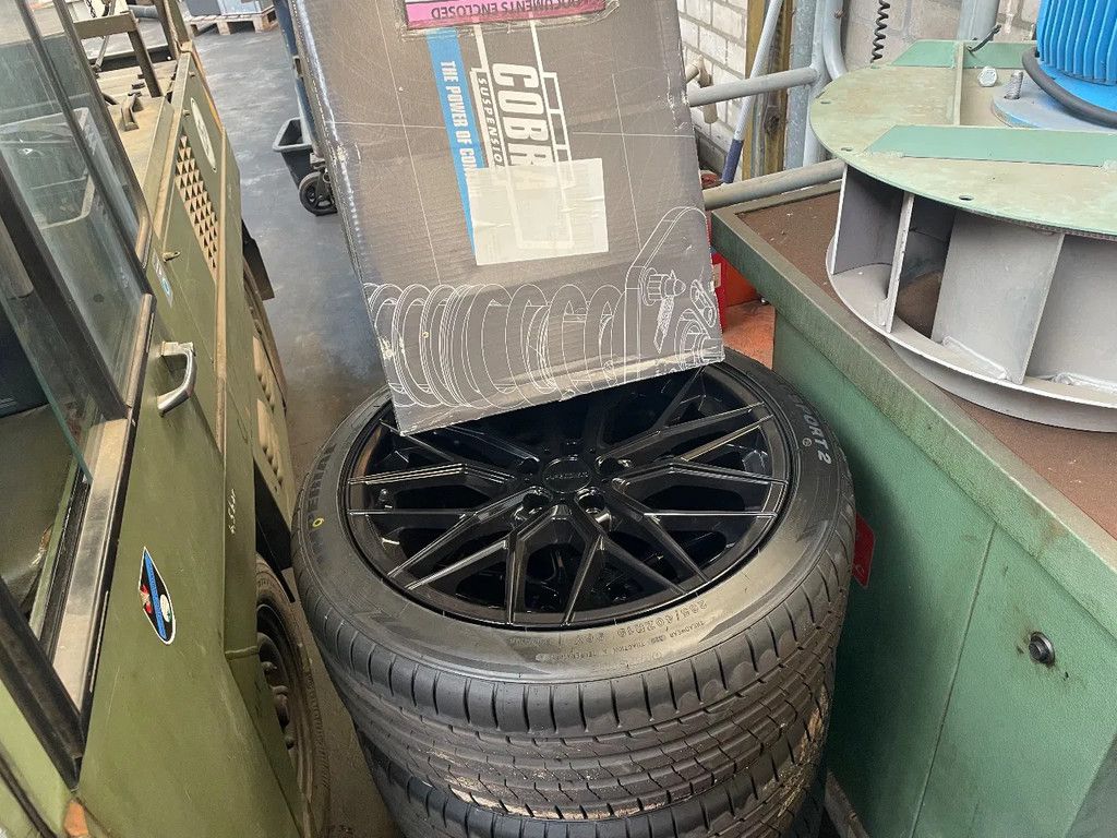 Volkswagen Caddy 75 Years Edition / Black Edition Full Option !! 23.000 km !! NIEUWSTAAT !!