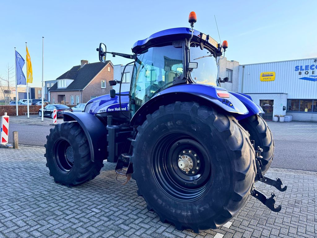 New Holland T7040 PC Blue Power