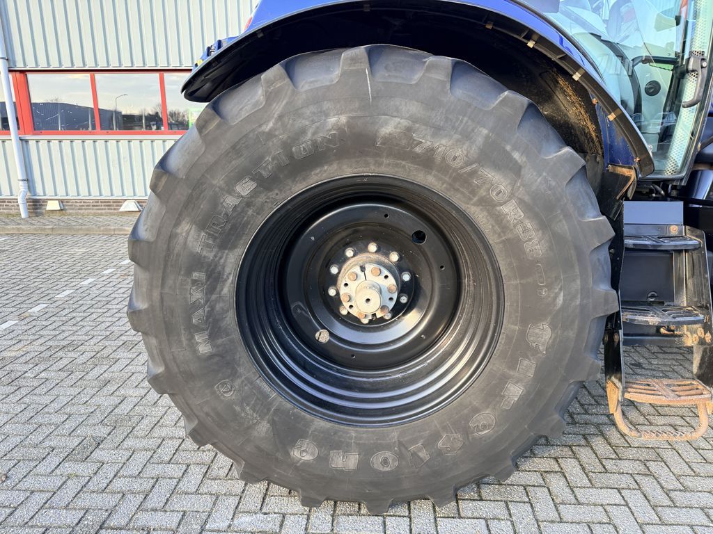 New Holland T7040 PC Blue Power