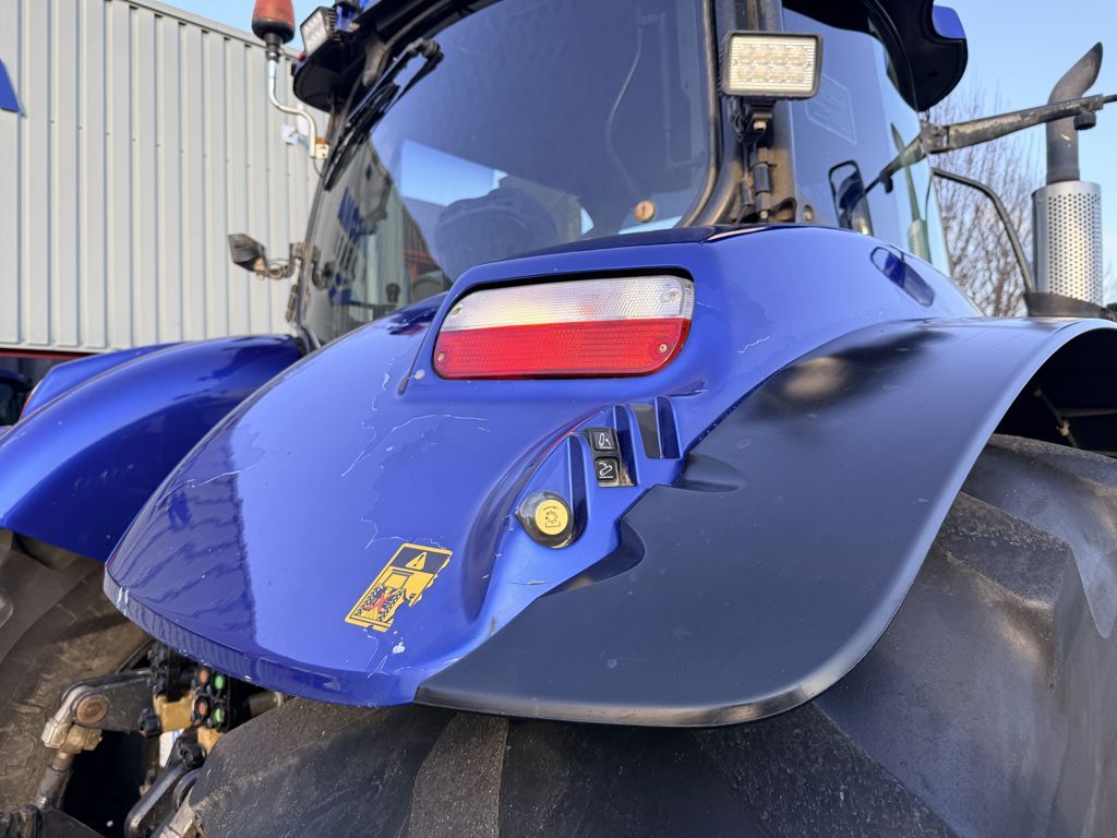 New Holland T7040 PC Blue Power