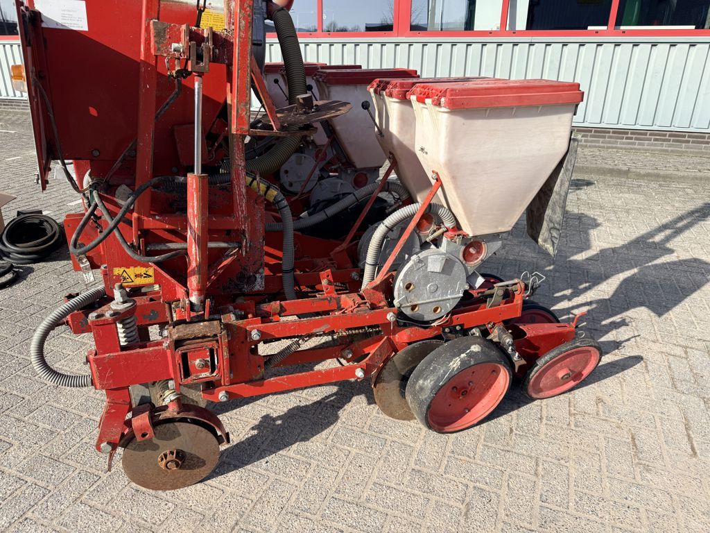 Becker Aeromat T 6 Rij maiszaaimachine