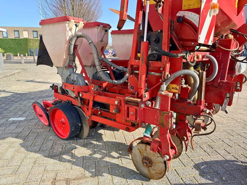 Becker Aeromat T 6 Rij maiszaaimachine