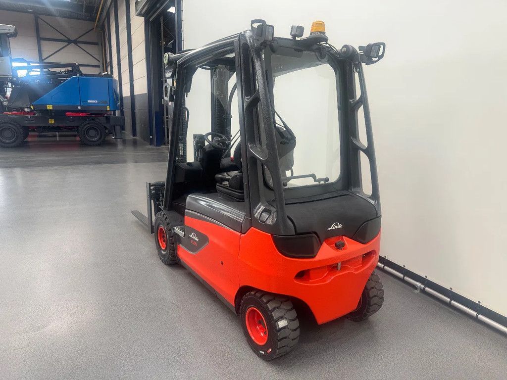 Linde 387 E 25 L-01. Inclusief nieuwe accu